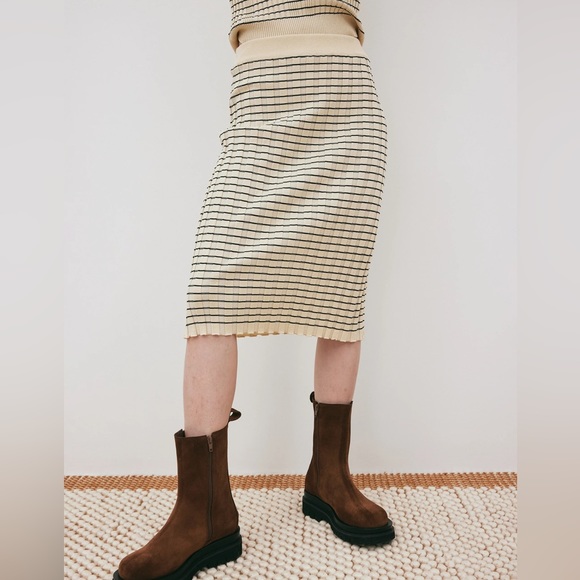 SOURCE UNKNOWN *SET* Three (3) Piece Set Parmesan Top, Cardigan & Skirt NWT - Picture 5 of 14